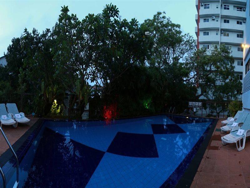 Hotel Sapphire Colombo Buitenkant foto