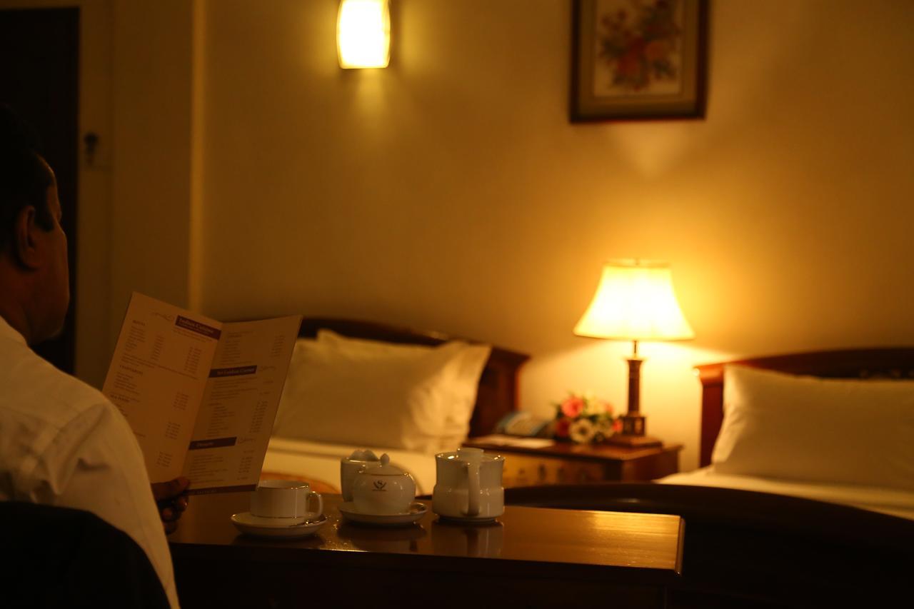 Hotel Sapphire Colombo Buitenkant foto