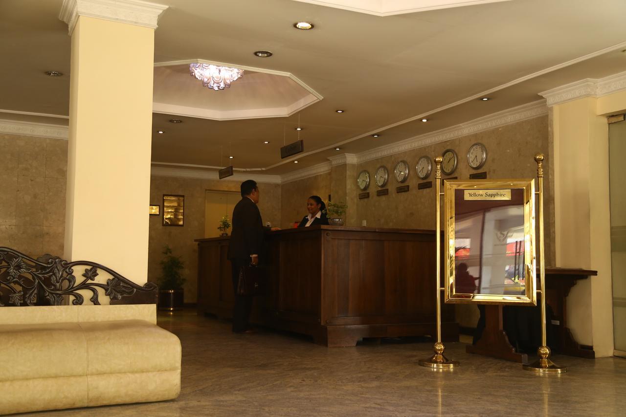 Hotel Sapphire Colombo Buitenkant foto